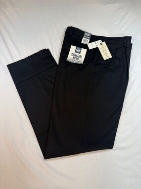 Dockers Signature Black Khaki Classic Fit Pleated Pants – Men’s 34x36 – NWT